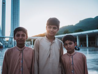 Local Pakistan Faisal Moschee